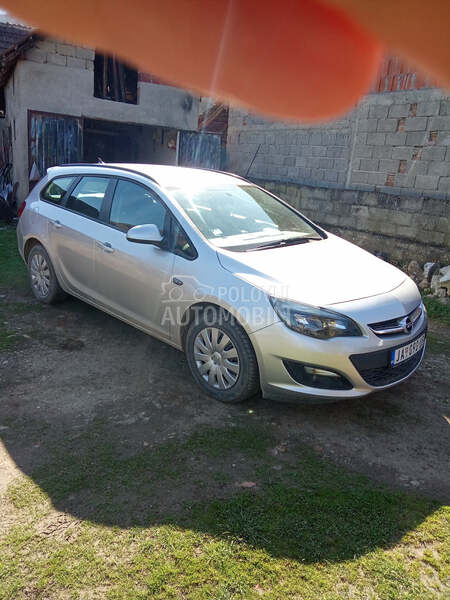 Opel Astra J 