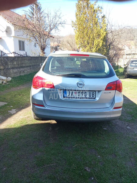 Opel Astra J 