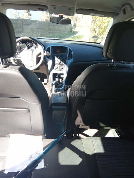 Opel Astra J 
