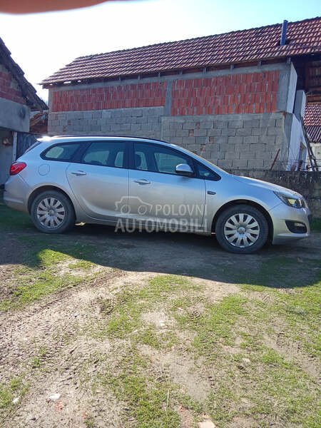 Opel Astra J 