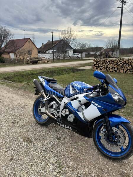 Yamaha r6