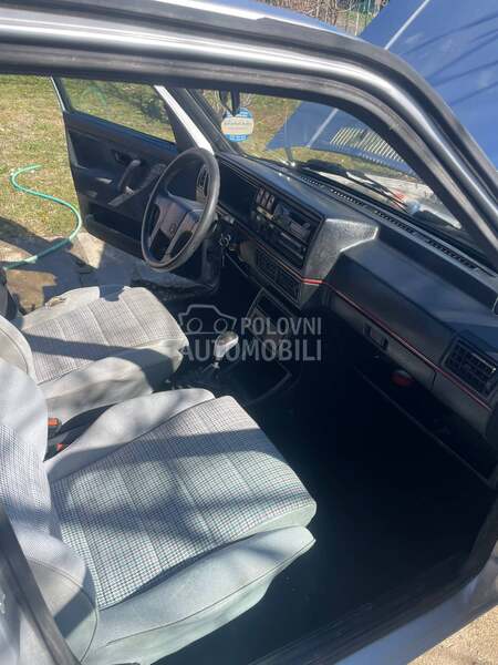 Volkswagen Golf 2 GTI
