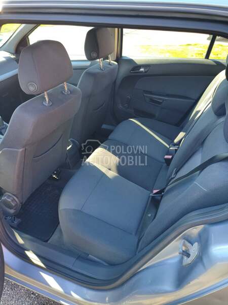 Opel Astra H 