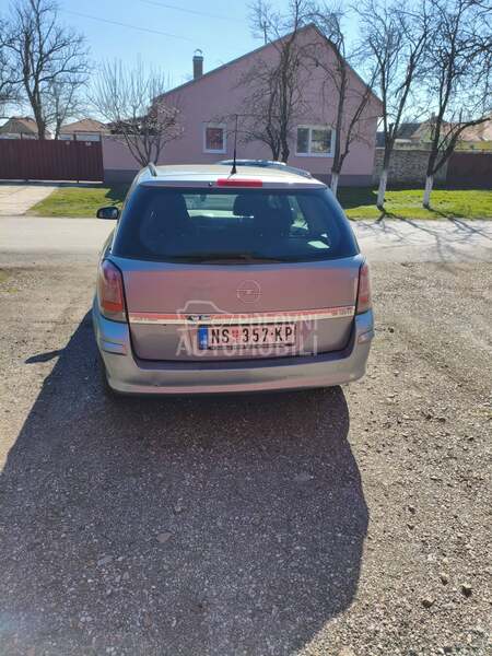 Opel Astra H 