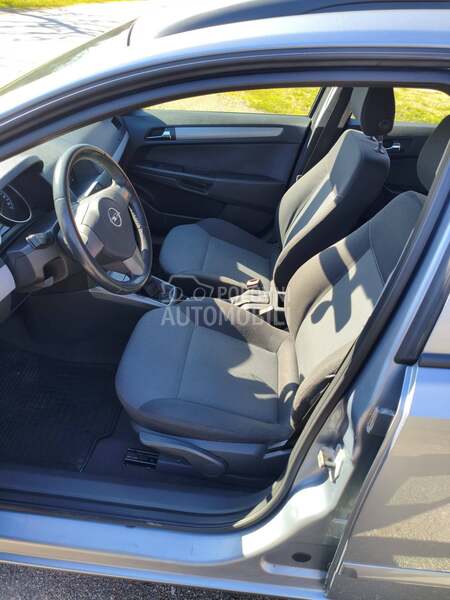 Opel Astra H 