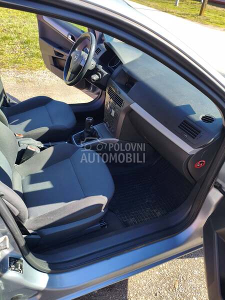Opel Astra H 