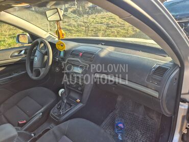 Kokpit tabla za Škoda Octavia od 2004. do 2009. god.