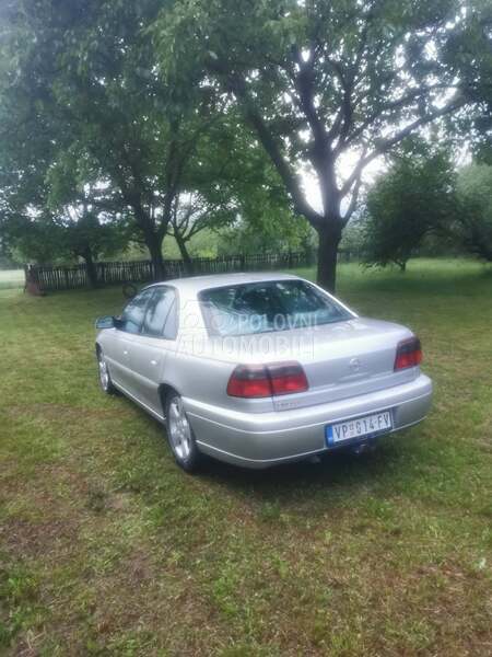 Opel Omega 