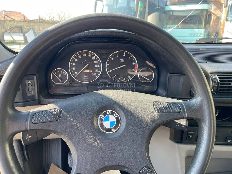 BMW 520 E34