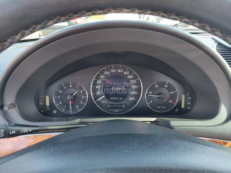 Mercedes Benz E 220 