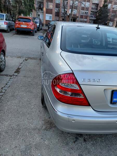 Mercedes Benz E 220 
