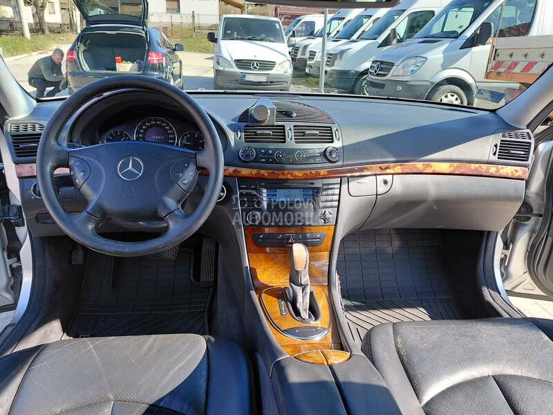 Mercedes Benz E 220 