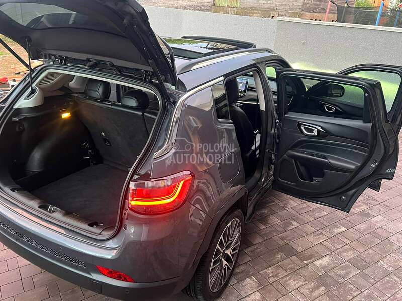 Jeep Compass Limited AUT