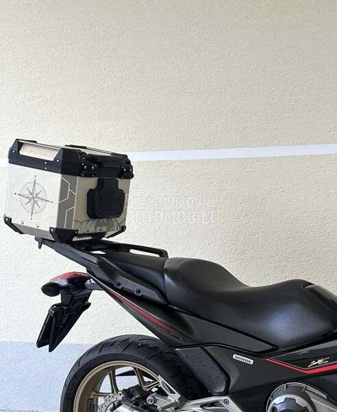 Honda INTEGRA S NC750