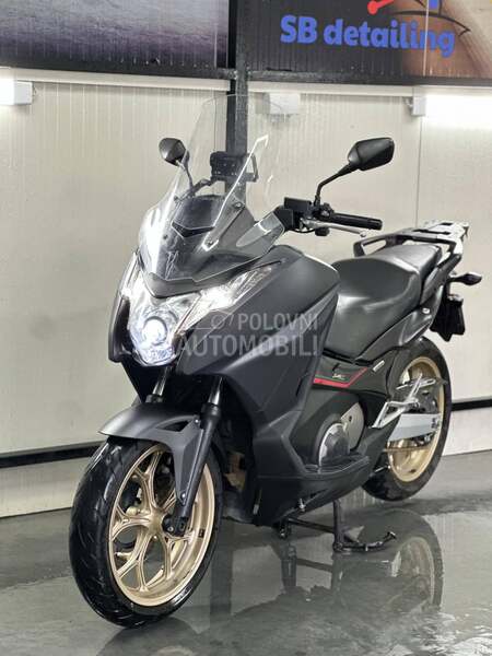 Honda INTEGRA S NC750