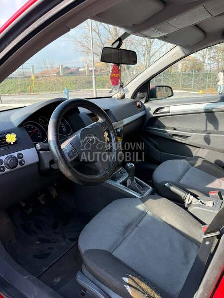 Opel Astra H 