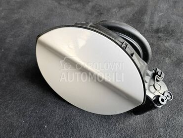 Poklopac rezervoara sa mehaniz za BMW 125, 116, 118 ... od 2011. do 2014. god.