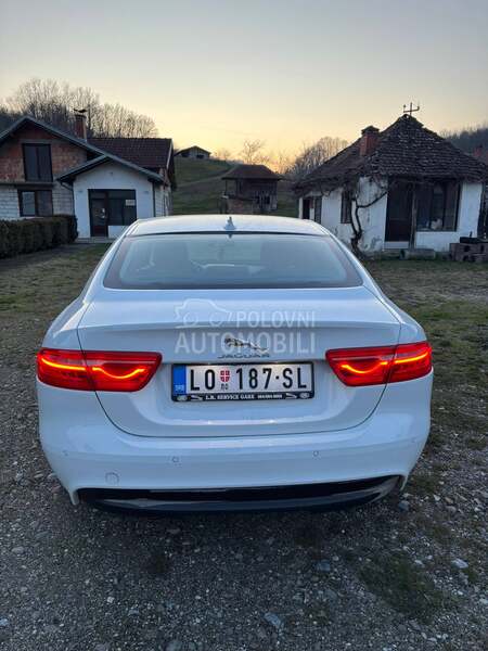 Jaguar XE 