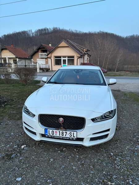 Jaguar XE 