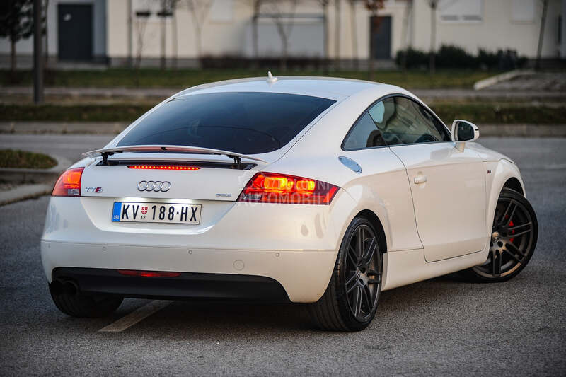 Audi TT QUATTRO