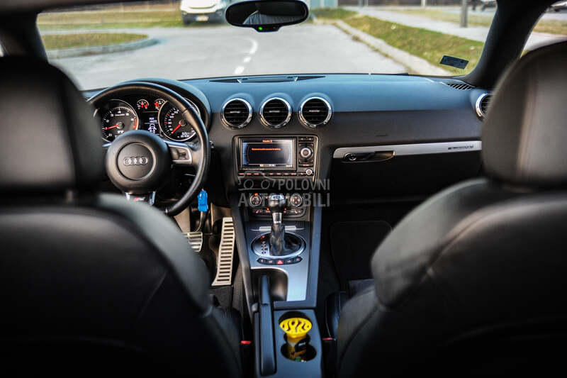 Audi TT QUATTRO