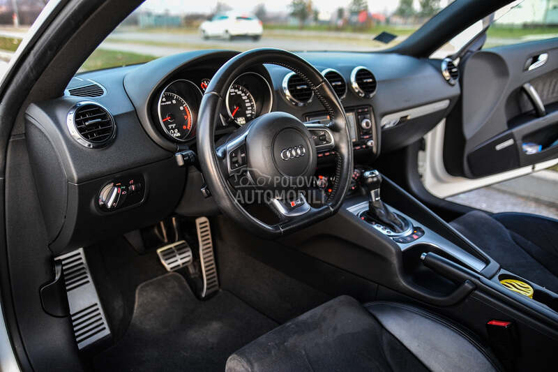 Audi TT QUATTRO