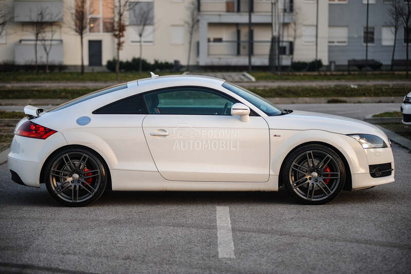 Audi TT QUATTRO