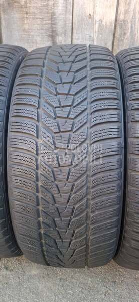 Hankook 225/40 R19 Zimska