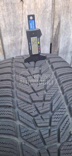 Hankook 225/40 R19 Zimska
