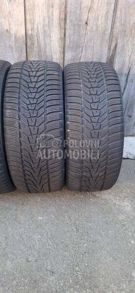 Hankook 225/40 R19 Zimska
