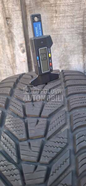 Hankook 225/40 R19 Zimska