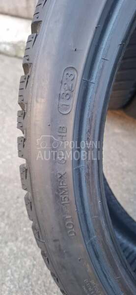 Hankook 225/40 R19 Zimska