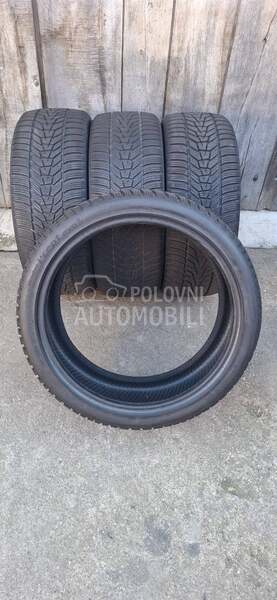 Hankook 225/40 R19 Zimska