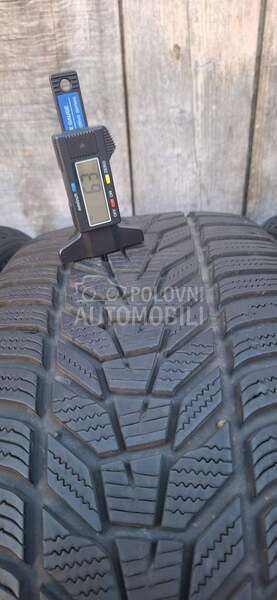 Hankook 225/40 R19 Zimska