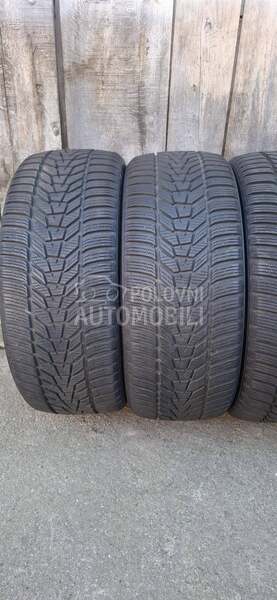 Hankook 225/40 R19 Zimska
