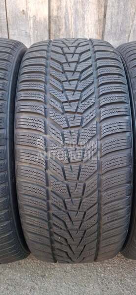 Hankook 225/40 R19 Zimska