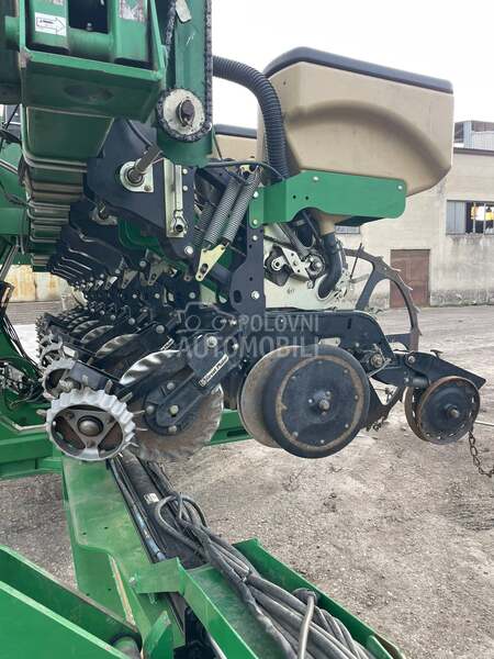 Great Plains YP825AR