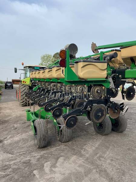 Great Plains YP825AR