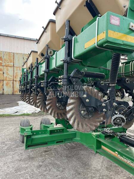 Great Plains YP825AR