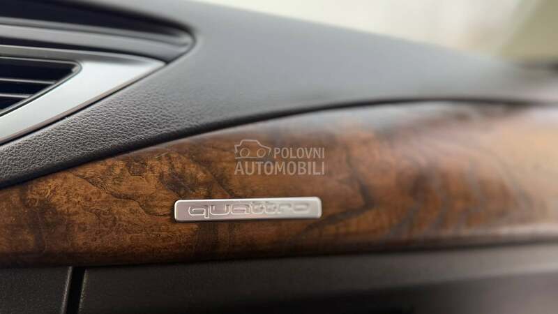 Audi A7 quattro Matrix