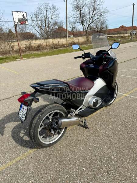 Honda Integra nc700d