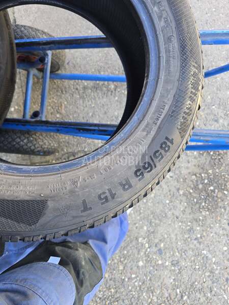 Continental 185/65 R15 Zimska