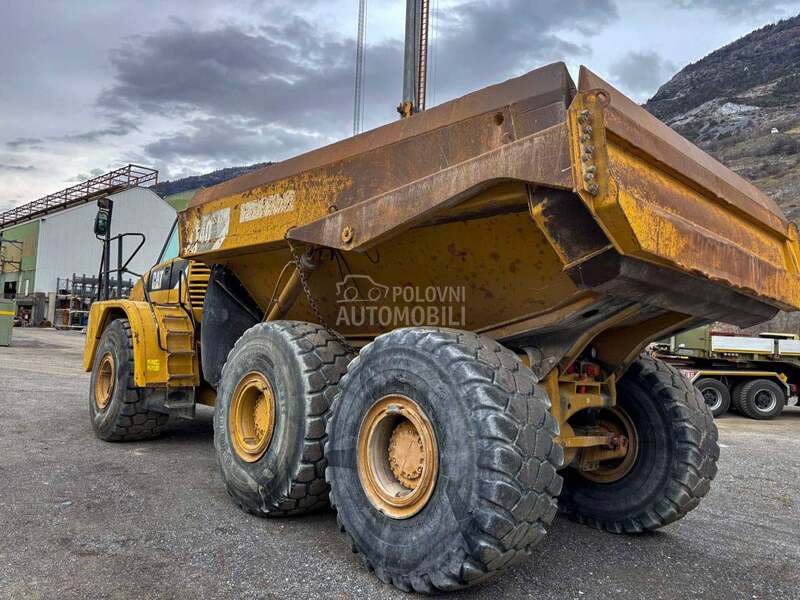 CAT 740