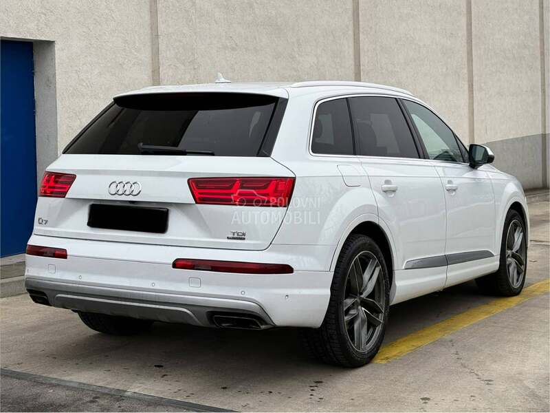 Audi Q7 