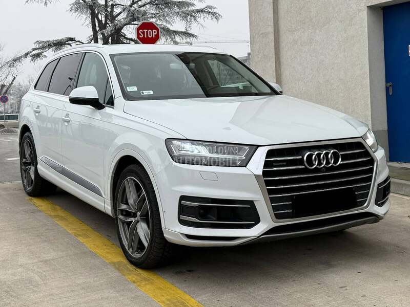 Audi Q7 