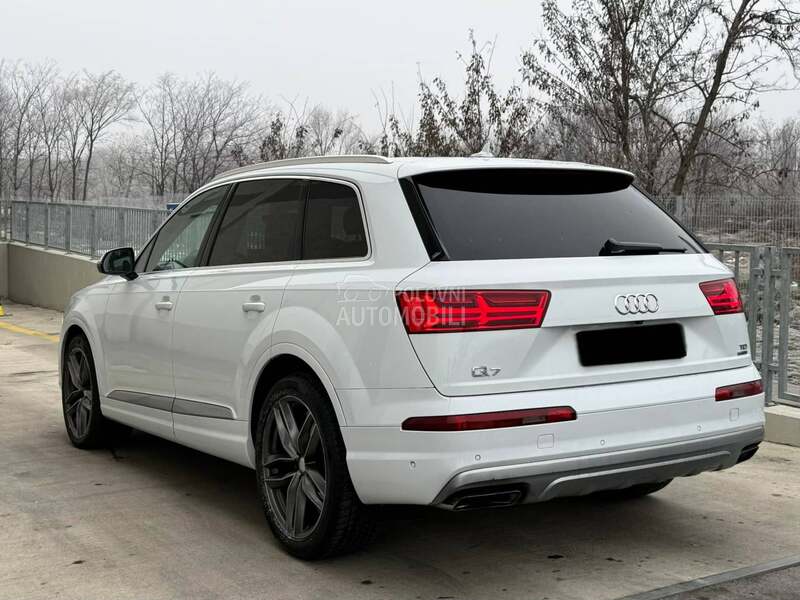 Audi Q7 