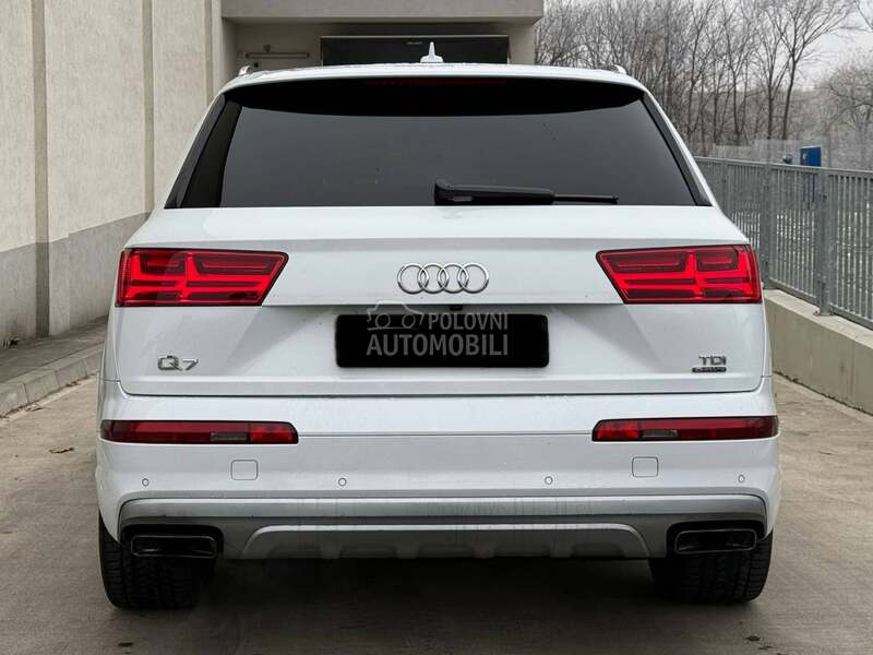 Audi Q7 