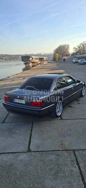 BMW 740 4.0 V8