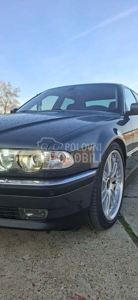 BMW 740 4.0 V8