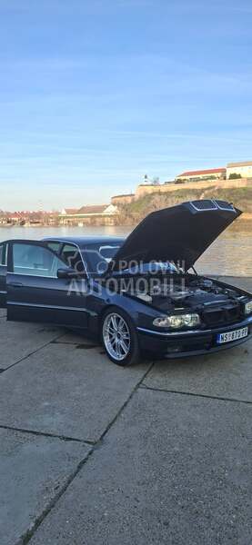 BMW 740 4.0 V8